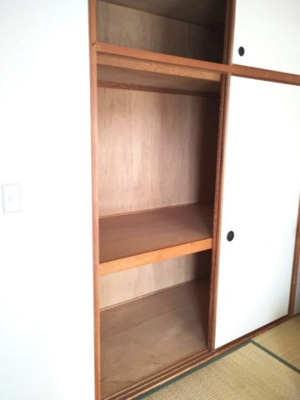 【和室】 | ネクステージ西神中央D棟 | 6帖の和室には、押入れ付き！奥行きのある押入れは、お布団はもちろん、衣装ケースや季節家電の収納にも便利です。