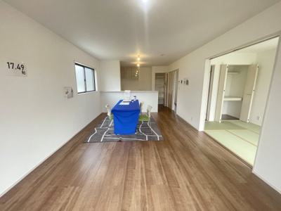 【居間・リビング】 | 沖縄市泡瀬（全3棟） | ※同仕様写真です　