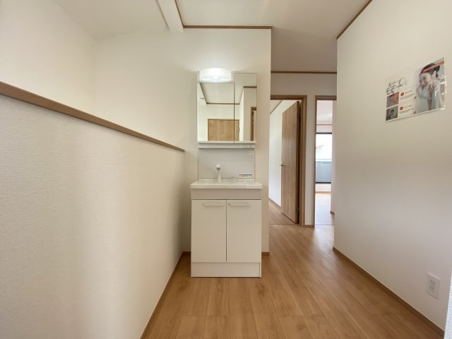 沖縄市泡瀬（全3棟）の独立洗面台|※同仕様写真です　2階洗面台付き♪