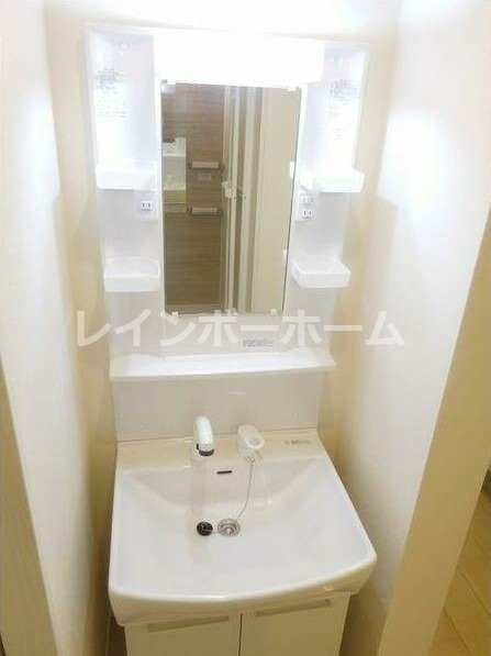 キャメル川越清水町の独立洗面台|独立洗面台あり、毎朝おしゃれに忙しい女性の方におすすめです