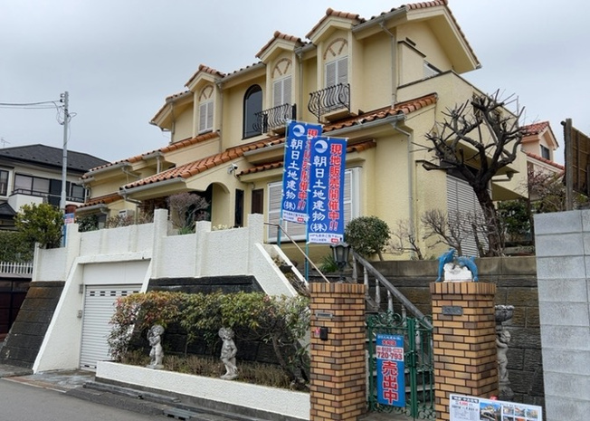 【外観】 | 家を建てる前提で土地を探している場合、地盤の丈夫さは譲れない条件の一つです。地盤が脆弱だと追加工事が必要となります。また、過去に地盤沈下や液状化現象を起こした土地は、できるだけ避けた方がいいでしょう。