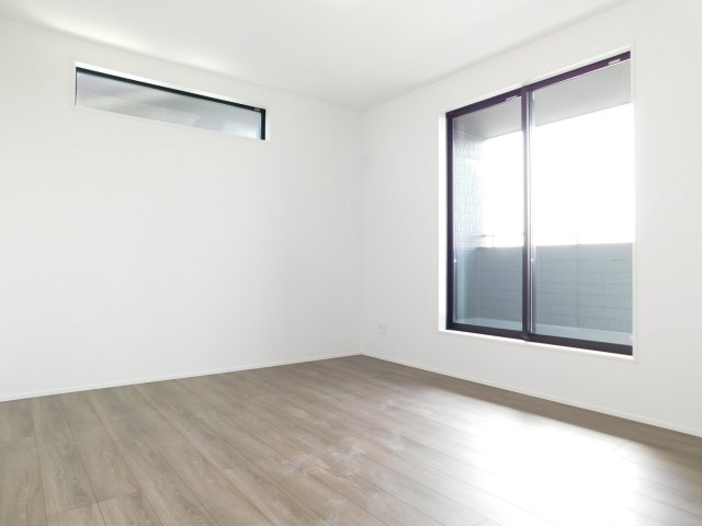 海部郡飛島村竹之郷９丁目の新築一戸建の洋室|◇２階洋室◇　　南西面で明るい洋室７．０帖　ウォークインクローゼット完備！　バルコニー付き♪