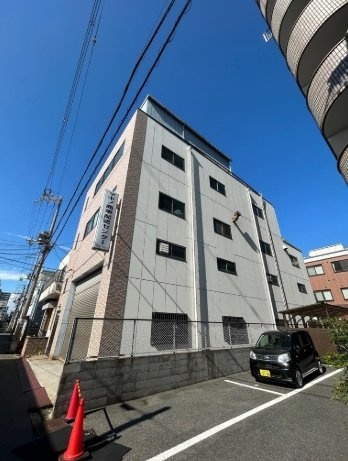 マキノ商事配送センターの外観