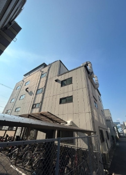 マキノ商事配送センターの外観