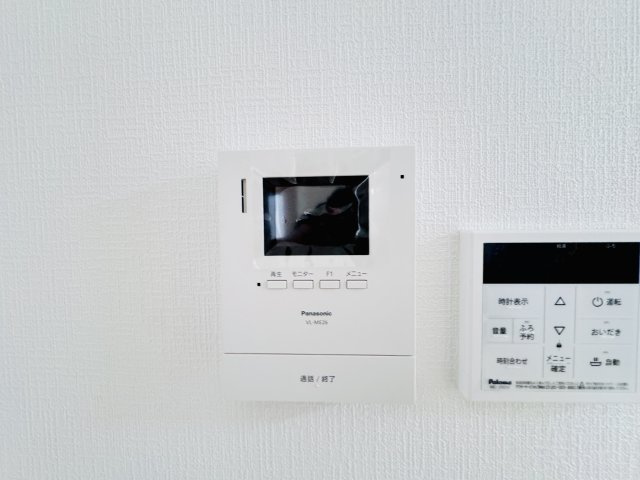 松戸市六高台２丁目新築戸建【六実第三小学校：10分】のセキュリティ|来客時も安心のTVモニター付きインターフォン