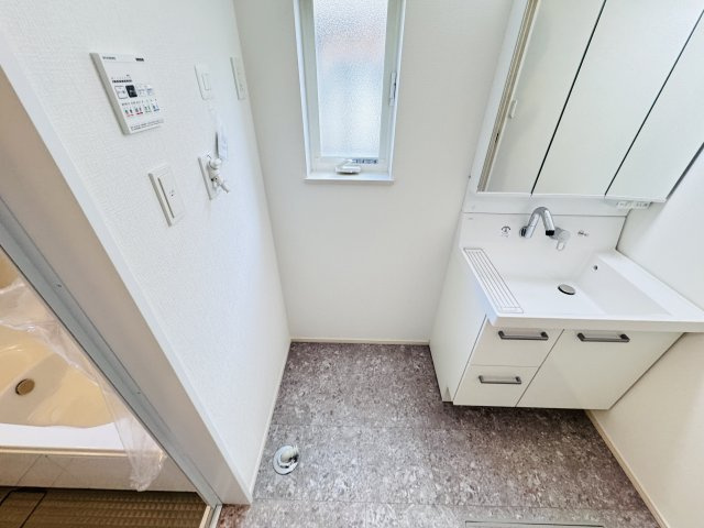 松戸市六高台２丁目新築戸建【六実第三小学校：10分】のランドリースペース|洗濯機置き場・乾燥機用ガス栓つき