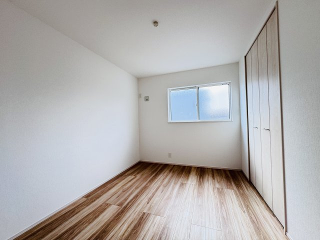 松戸市六高台２丁目新築戸建【六実第三小学校：10分】の洋室|6帖洋室