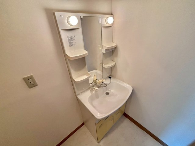 エスポアール・コートの独立洗面台