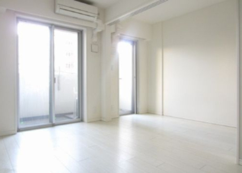 クレヴィア森下駅前の居間・リビング|床材・建具・設備等のカラーは異なる場合があります。