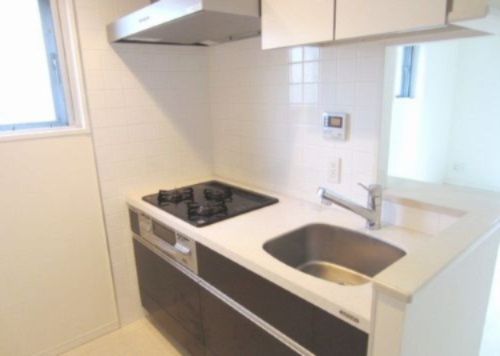 クレヴィア森下駅前のキッチン|床材・建具・設備等のカラーは異なる場合があります。