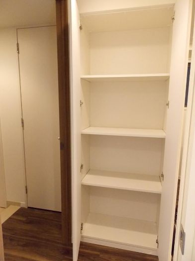 クレヴィア森下駅前の収納|床材・建具・設備等のカラーは異なる場合があります。