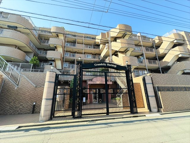 グランシティ八王子の外観|～八王子駅徒歩12分　ペット飼育可能　内装フルリノベ済のマンション～