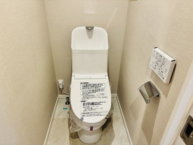 グランシティ八王子のトイレ|～暖房温水洗浄機能付きトイレ　冬場は特に嬉しい機能ですね～