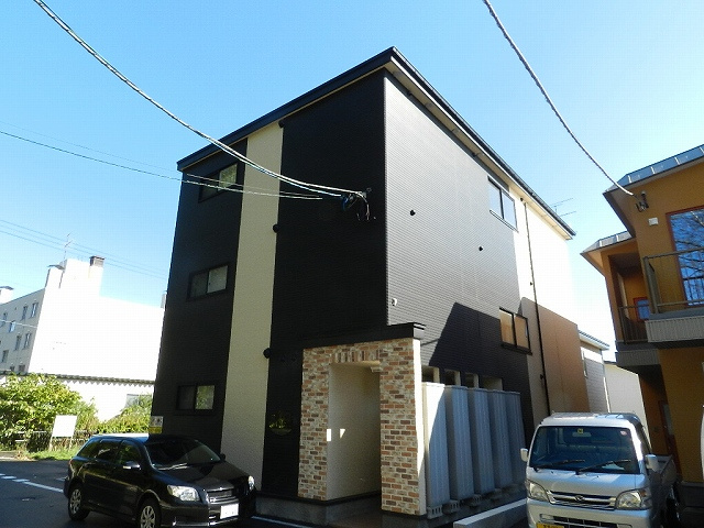 コスモヒルズの外観