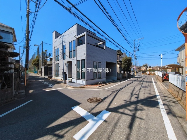 練馬区春日町4丁限定1棟の前面道路含む現地写真