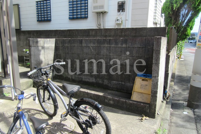 シャトレートミーⅡのその他共用部分|敷地内ゴミ置き場があって便利です♪