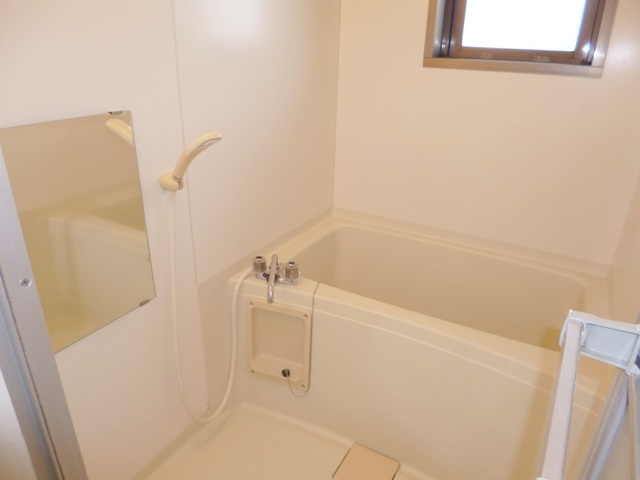 シャトレートミーⅡの浴室|広々お風呂あります♪