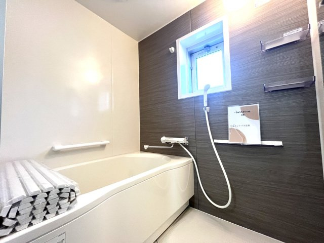 大町団地22号棟の浴室|清潔感溢れるバスルーム☆
浴室乾燥システムなど嬉しい機能が充実♪日々の疲れを癒します☆