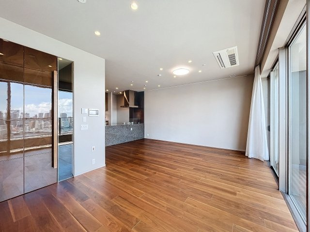 港区浜松町１丁目の賃貸マンションの居間・リビング