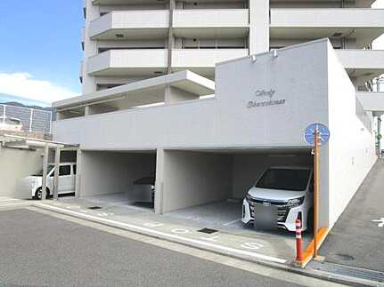 ヴェルディ大原駅前フェリスの駐車場