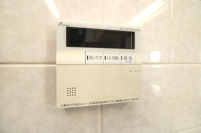風呂自動湯沸かし・追い炊き機能あり