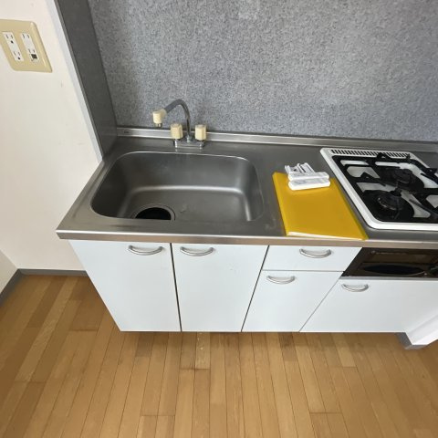 室蘭ナラサキビルのキッチン