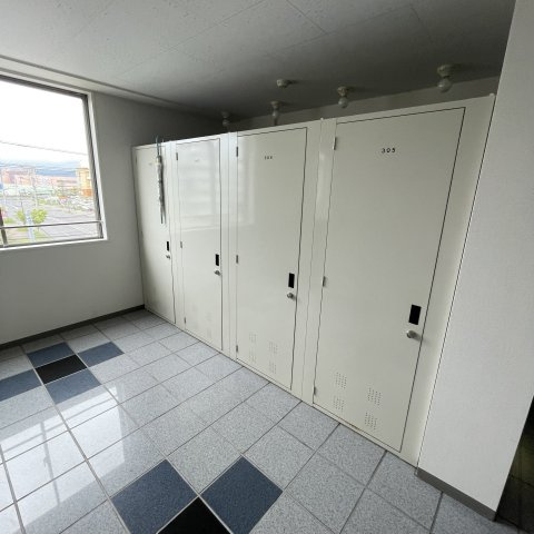 室蘭ナラサキビルの収納