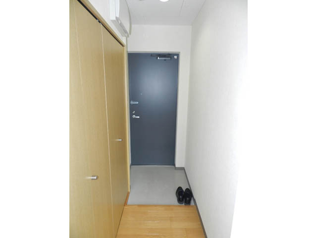 室蘭ナラサキビルの玄関