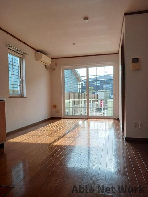 フォンテーヌⅢの居間・リビング|10.5帖のリビング