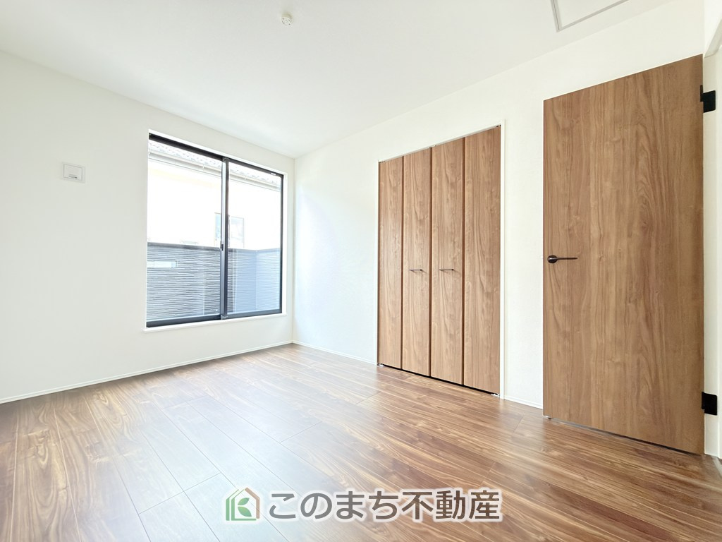 リナージュ那須塩原市豊浦南町25-1期の設備|居室のサッシにはペアガラスを採用しております。高い断熱性による省エネと結露対策に有効です。