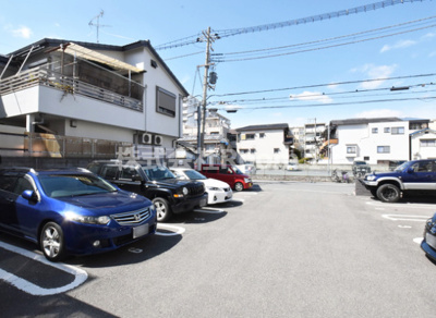 【駐車場】 | ホワイトキューブ・旭化成ヘーベルメゾンHEBEL HAUS | 駐車場完備です
