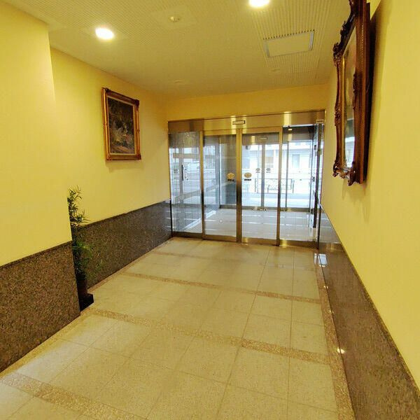 北斗ハイツ　北館のエントランス