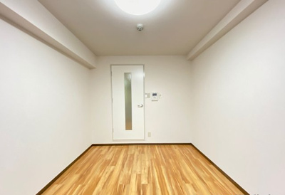 【居間・リビング】 | パークビレッジ | こちらのリビングで趣味の時間をお楽しみください