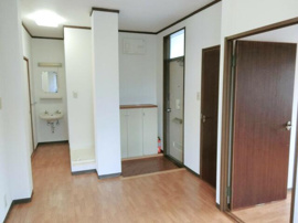 キッチン（玄関側）