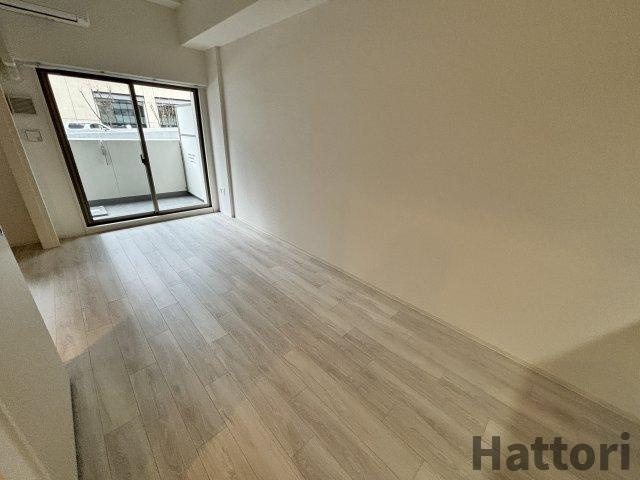 セレニテフラン梅田の居間・リビング