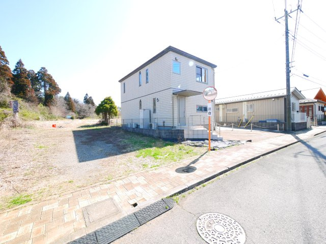 山武市美杉野　中古戸建の前面道路含む現地写真|平成25年月築 オール電化太陽光発電２LDKリビング約28帖 セキスイハイム施工軽量鉄骨 駐車2台可