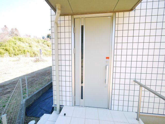 山武市美杉野　中古戸建の玄関|平成25年月築 オール電化太陽光発電２LDKリビング約28帖 セキスイハイム施工軽量鉄骨 駐車2台可