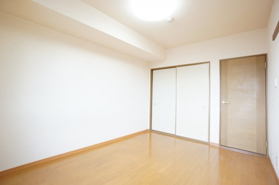 【和室】 | アーバンペアI | ※同物件・反転タイプの写真です。※和室のお部屋となります。