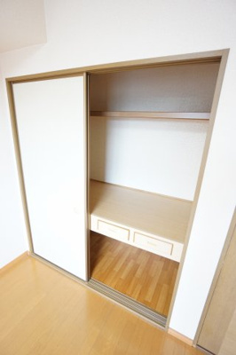 【収納】 | アーバンペアI | ※同物件・反転タイプの写真です。※和室のお部屋となります。