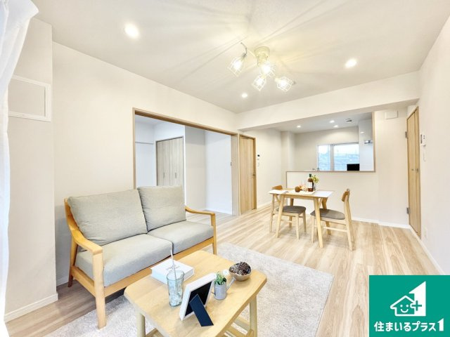 陵南住宅壱号棟の居間・リビング