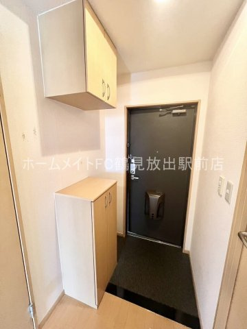 プレジール今福鶴見の玄関