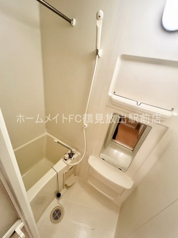 プレジール今福鶴見の浴室