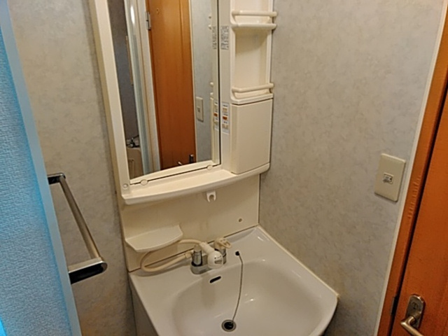 ポートシャトーの独立洗面台|類似です