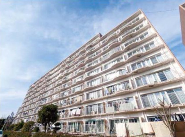 新松戸ファミールハイツ4号棟の外観