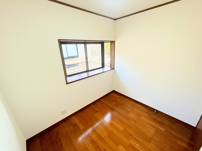 【洋室】 | アトムセレクト千葉市若葉区大宮台４丁目中古戸建て | 2階東側3.8帖洋室