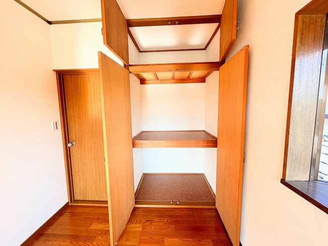 【洋室】 | アトムセレクト千葉市若葉区大宮台４丁目中古戸建て | 2階南側洋室6帖