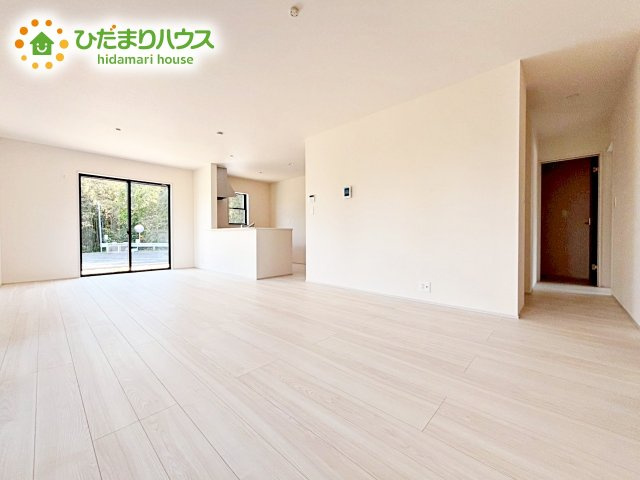 【居間・リビング】 | 城里町石塚15期　新築戸建　2号棟 | 日当たり良好の物件です！