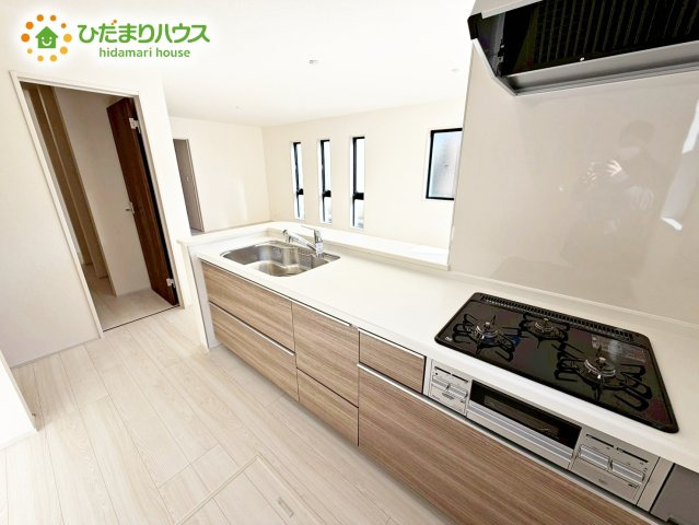 【キッチン】 | 城里町石塚15期　新築戸建　2号棟 | 3口コンロでお料理する時間も短くなりそうですね(*‘∀‘)