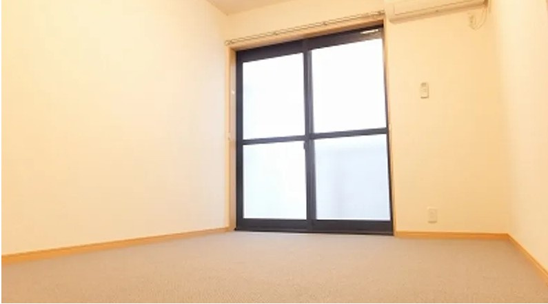 レオパレスアドバンストライフの寝室|２Ｆ以上は絨毯です♪
