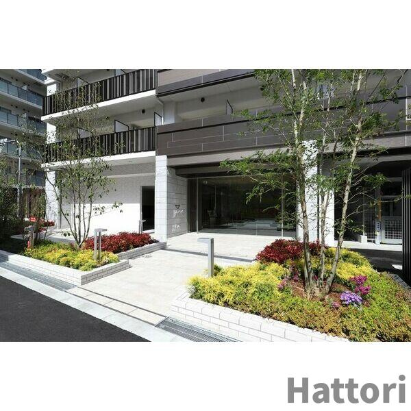 スプランディッド十三本町のエントランス